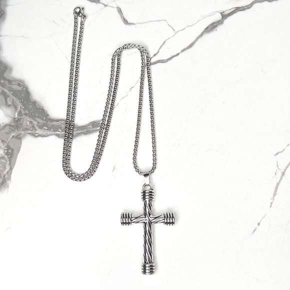 † Men’s Chunky Silver Ion Plated Stainless Steel Latin Cross Necklace - Picture 5 of 6